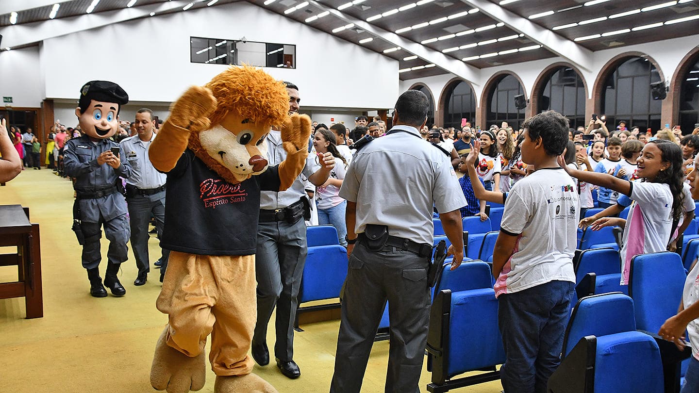 PMES - Formatura do Proerd é realizada em Viana